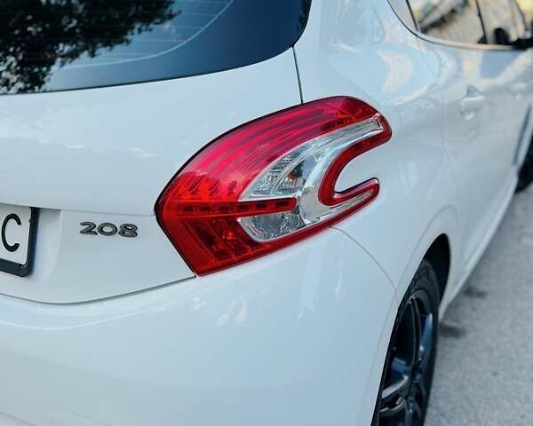 Белый Пежо 208, объемом двигателя 1.56 л и пробегом 175 тыс. км за 7900 $, фото 31 на Automoto.ua