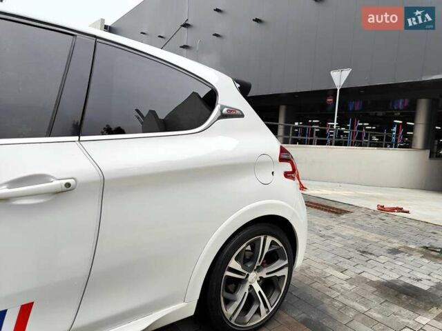Білий Пежо 208, об'ємом двигуна 1.6 л та пробігом 137 тис. км за 6990 $, фото 7 на Automoto.ua