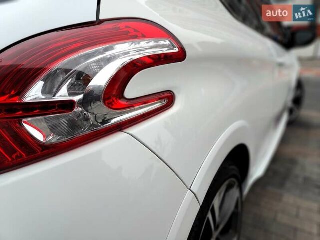 Білий Пежо 208, об'ємом двигуна 1.6 л та пробігом 137 тис. км за 6990 $, фото 18 на Automoto.ua