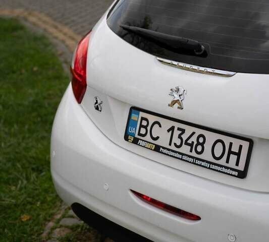 Белый Пежо 208, объемом двигателя 1.4 л и пробегом 187 тыс. км за 5900 $, фото 19 на Automoto.ua
