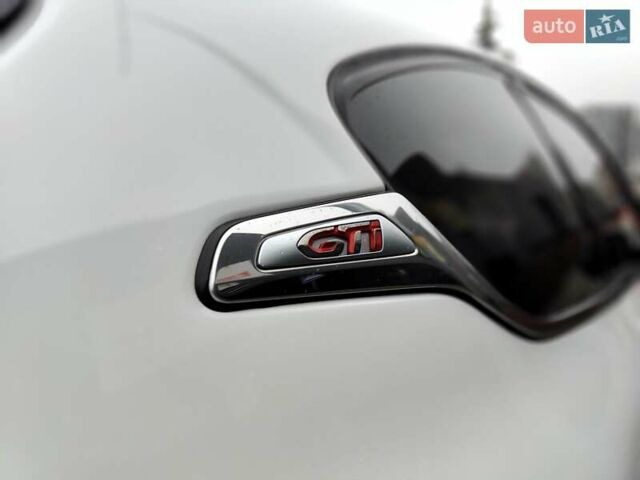 Белый Пежо 208, объемом двигателя 1.6 л и пробегом 137 тыс. км за 6990 $, фото 21 на Automoto.ua