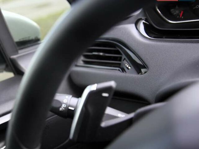 Белый Пежо 208, объемом двигателя 1.2 л и пробегом 93 тыс. км за 7800 $, фото 18 на Automoto.ua