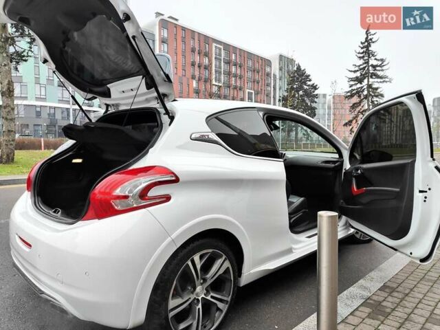 Белый Пежо 208, объемом двигателя 1.6 л и пробегом 137 тыс. км за 6990 $, фото 23 на Automoto.ua