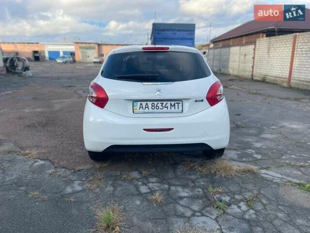 Пежо 208 2013 в Житомире на Automoto.ua Белый Пежо 208, объемом двигателя 1.57 л и пробегом 255 тыс. км за 5700 $, фото 1 на Automoto.ua