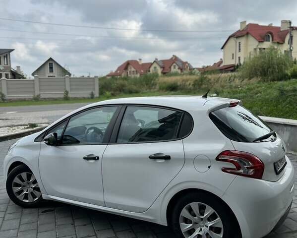 Белый Пежо 208, объемом двигателя 1.4 л и пробегом 186 тыс. км за 6400 $, фото 16 на Automoto.ua