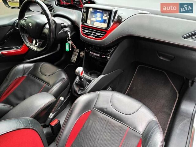 Белый Пежо 208, объемом двигателя 1.6 л и пробегом 137 тыс. км за 6990 $, фото 47 на Automoto.ua