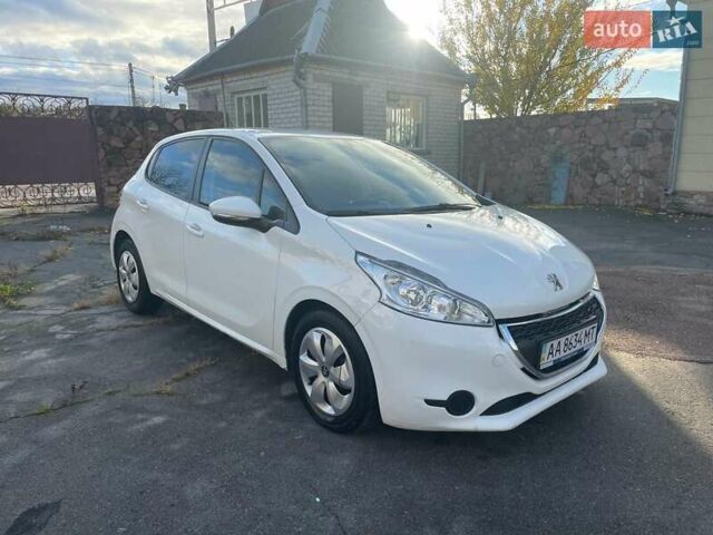 Пежо 208 2013 в Житомире на Automoto.ua Белый Пежо 208, объемом двигателя 1.57 л и пробегом 255 тыс. км за 5700 $, фото 7 на Automoto.ua
