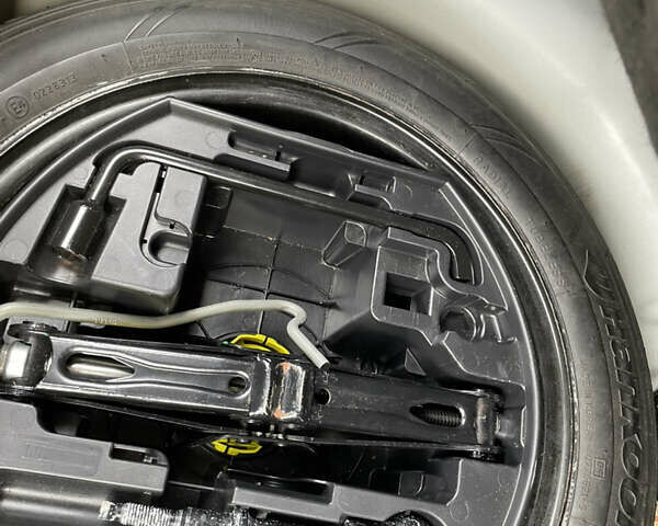 Белый Пежо 208, объемом двигателя 1 л и пробегом 68 тыс. км за 5700 $, фото 11 на Automoto.ua