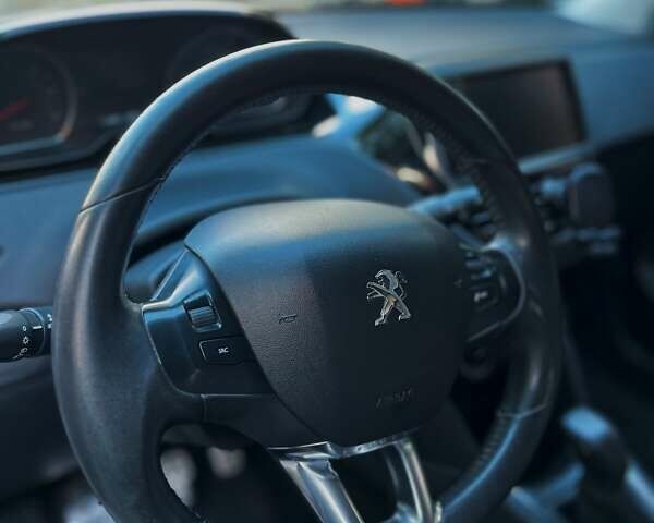 Белый Пежо 208, объемом двигателя 1.56 л и пробегом 175 тыс. км за 7900 $, фото 13 на Automoto.ua