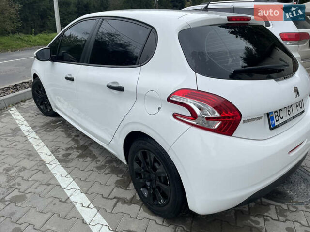 Белый Пежо 208, объемом двигателя 1 л и пробегом 68 тыс. км за 5700 $, фото 40 на Automoto.ua