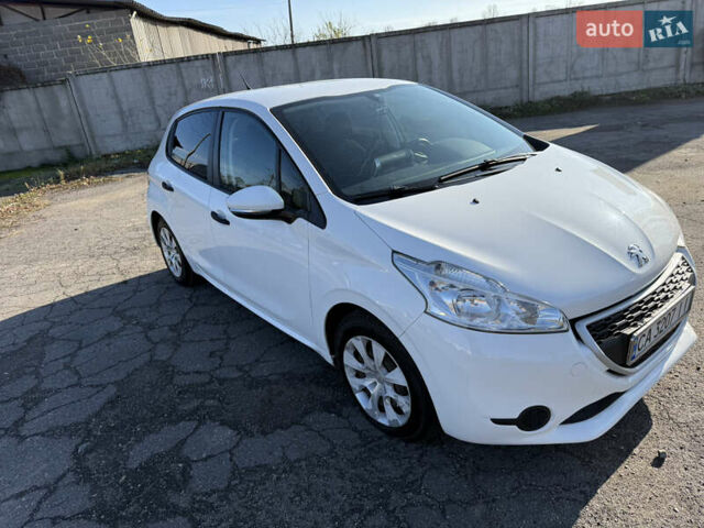 Белый Пежо 208, объемом двигателя 1 л и пробегом 109 тыс. км за 5400 $, фото 7 на Automoto.ua
