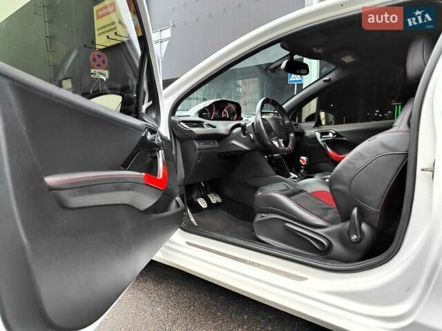 Белый Пежо 208, объемом двигателя 1.6 л и пробегом 137 тыс. км за 6990 $, фото 34 на Automoto.ua