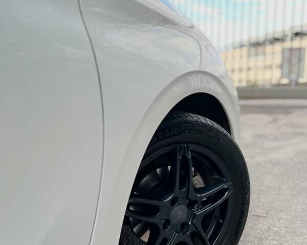 Белый Пежо 208, объемом двигателя 1.56 л и пробегом 175 тыс. км за 7900 $, фото 5 на Automoto.ua