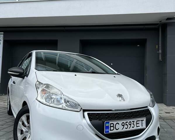 Белый Пежо 208, объемом двигателя 1.4 л и пробегом 186 тыс. км за 6400 $, фото 4 на Automoto.ua