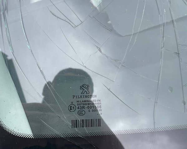 Белый Пежо 208, объемом двигателя 1.2 л и пробегом 120 тыс. км за 2500 $, фото 7 на Automoto.ua