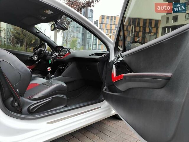 Білий Пежо 208, об'ємом двигуна 1.6 л та пробігом 137 тис. км за 6990 $, фото 44 на Automoto.ua