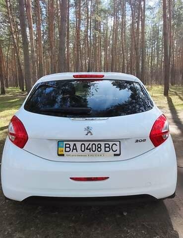 Білий Пежо 208, об'ємом двигуна 1.6 л та пробігом 99 тис. км за 9700 $, фото 3 на Automoto.ua