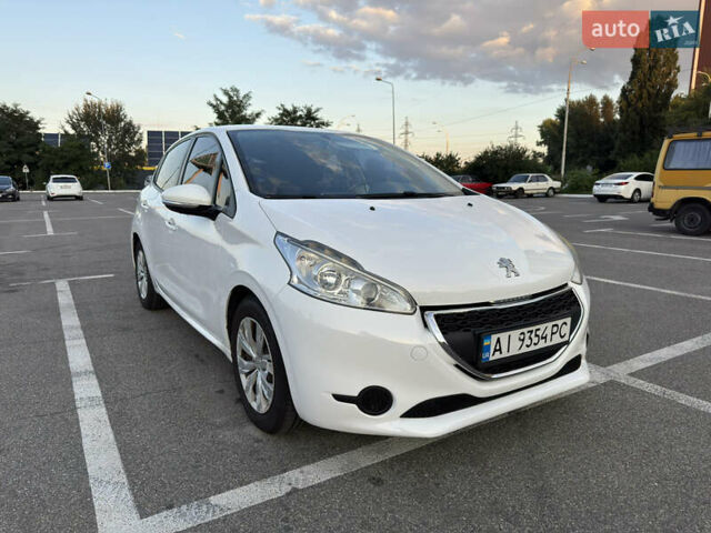 Белый Пежо 208, объемом двигателя 1.2 л и пробегом 95 тыс. км за 7100 $, фото 6 на Automoto.ua