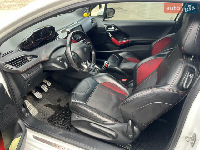 Белый Пежо 208, объемом двигателя 1.6 л и пробегом 183 тыс. км за 7350 $, фото 11 на Automoto.ua