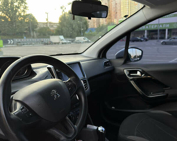 Белый Пежо 208, объемом двигателя 1.2 л и пробегом 95 тыс. км за 7100 $, фото 10 на Automoto.ua