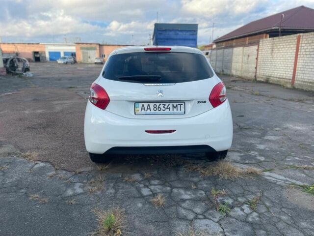 Пежо 208 2013 в Житомире на Automoto.ua Белый Пежо 208, объемом двигателя 1.6 л и пробегом 255 тыс. км за 5700 $, фото 3 на Automoto.ua
