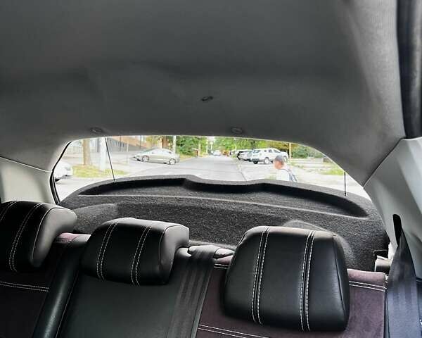 Белый Пежо 208, объемом двигателя 1.56 л и пробегом 175 тыс. км за 7900 $, фото 21 на Automoto.ua