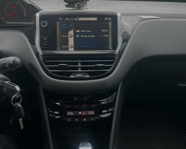 Білий Пежо 208, об'ємом двигуна 1.6 л та пробігом 77 тис. км за 8800 $, фото 15 на Automoto.ua