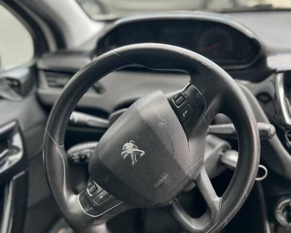 Белый Пежо 208, объемом двигателя 1.4 л и пробегом 186 тыс. км за 6400 $, фото 3 на Automoto.ua