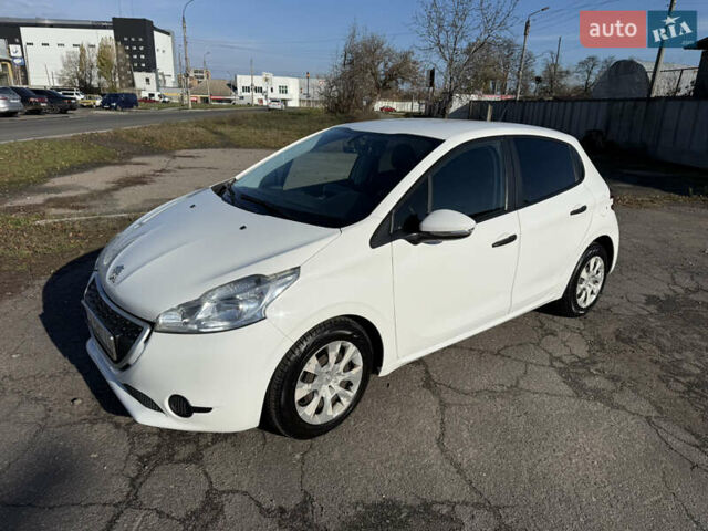 Белый Пежо 208, объемом двигателя 1 л и пробегом 109 тыс. км за 5400 $, фото 3 на Automoto.ua