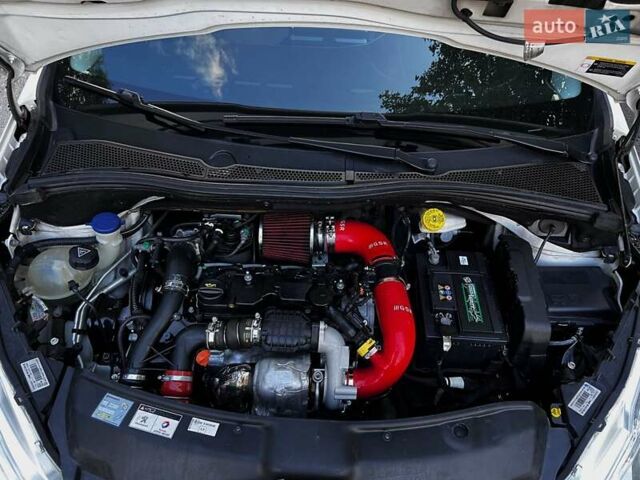 Белый Пежо 208, объемом двигателя 1.56 л и пробегом 175 тыс. км за 7900 $, фото 33 на Automoto.ua