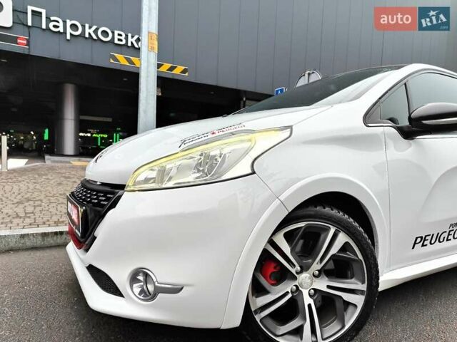 Белый Пежо 208, объемом двигателя 1.6 л и пробегом 137 тыс. км за 6990 $, фото 4 на Automoto.ua
