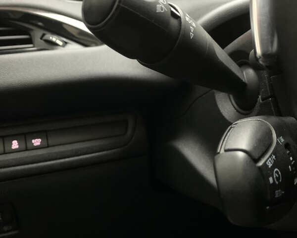 Белый Пежо 208, объемом двигателя 1.4 л и пробегом 164 тыс. км за 7600 $, фото 41 на Automoto.ua