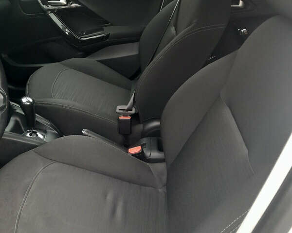 Белый Пежо 208, объемом двигателя 1.4 л и пробегом 164 тыс. км за 7200 $, фото 8 на Automoto.ua