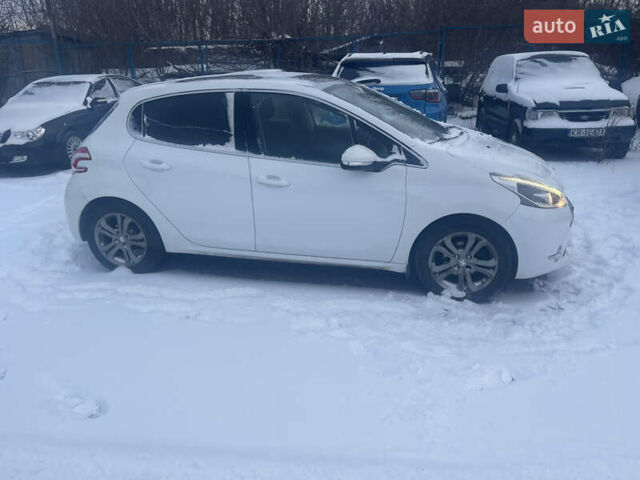 Білий Пежо 208, об'ємом двигуна 1.2 л та пробігом 227 тис. км за 7500 $, фото 2 на Automoto.ua