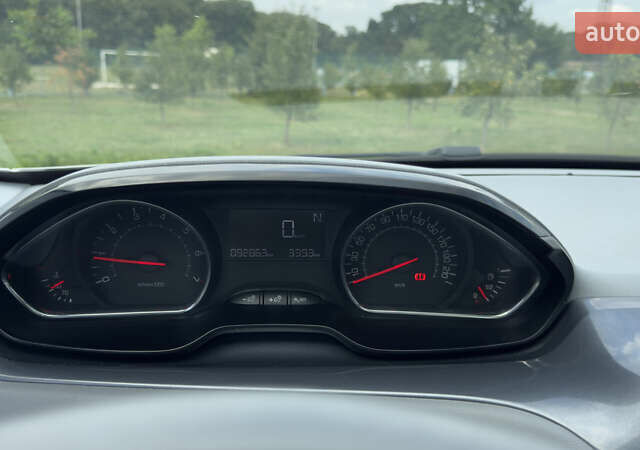 Пежо 208 2014 в Ивано-Франковске на Automoto.ua Белый Пежо 208, объемом двигателя 1.2 л и пробегом 93 тыс. км за 7500 $, фото 11 на Automoto.ua