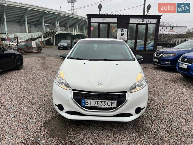 Белый Пежо 208, объемом двигателя 1 л и пробегом 116 тыс. км за 5800 $, фото 1 на Automoto.ua