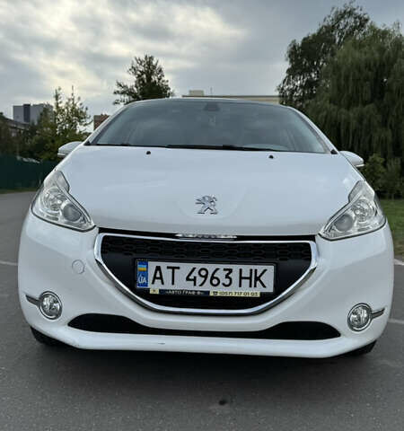 Пежо 208 2014 в Ивано-Франковске на Automoto.ua Белый Пежо 208, объемом двигателя 1.2 л и пробегом 93 тыс. км за 7500 $, фото 4 на Automoto.ua