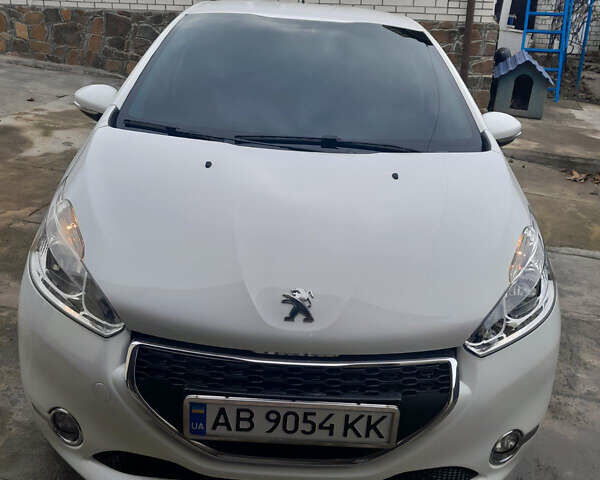 Белый Пежо 208, объемом двигателя 1.4 л и пробегом 164 тыс. км за 7200 $, фото 6 на Automoto.ua