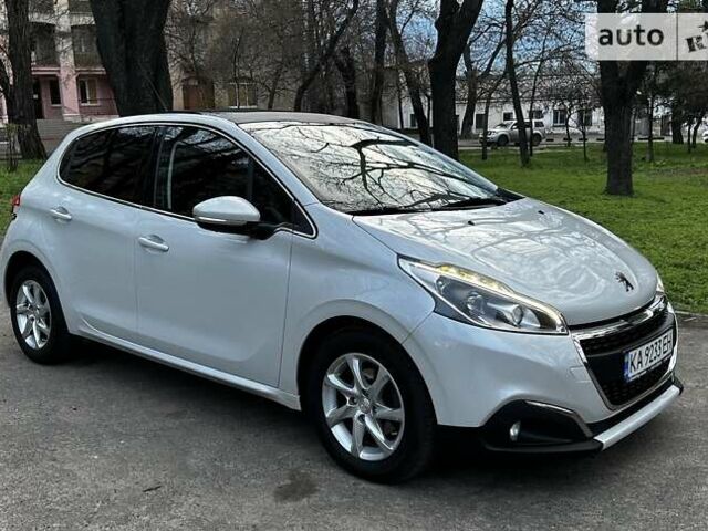 Білий Пежо 208, об'ємом двигуна 1.6 л та пробігом 67 тис. км за 9200 $, фото 2 на Automoto.ua