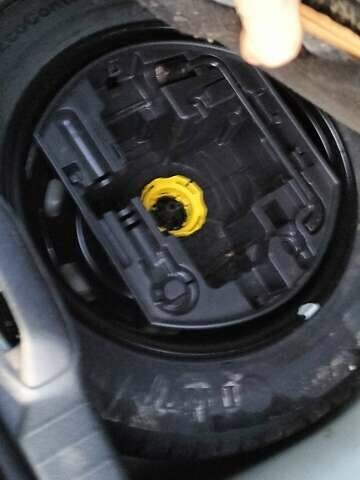 Белый Пежо 208, объемом двигателя 1.4 л и пробегом 199 тыс. км за 7600 $, фото 18 на Automoto.ua