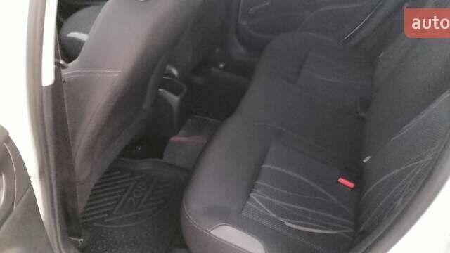 Белый Пежо 208, объемом двигателя 1.4 л и пробегом 199 тыс. км за 7600 $, фото 14 на Automoto.ua