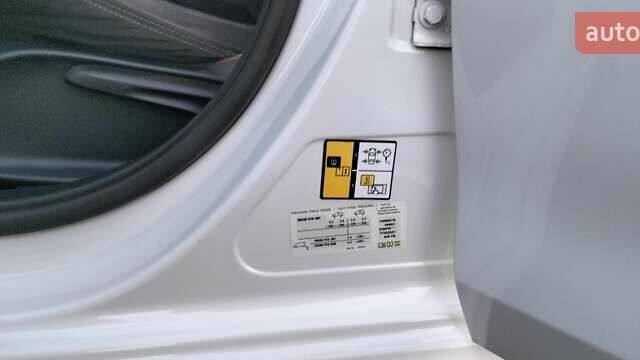 Белый Пежо 208, объемом двигателя 1.4 л и пробегом 199 тыс. км за 7600 $, фото 23 на Automoto.ua