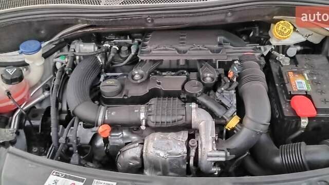 Белый Пежо 208, объемом двигателя 1.4 л и пробегом 199 тыс. км за 7600 $, фото 27 на Automoto.ua