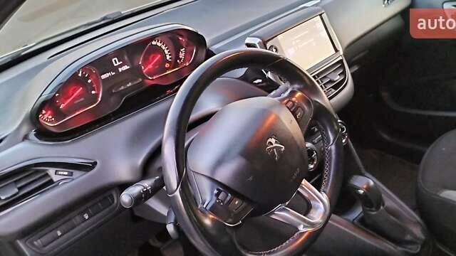 Белый Пежо 208, объемом двигателя 1.4 л и пробегом 199 тыс. км за 7600 $, фото 12 на Automoto.ua