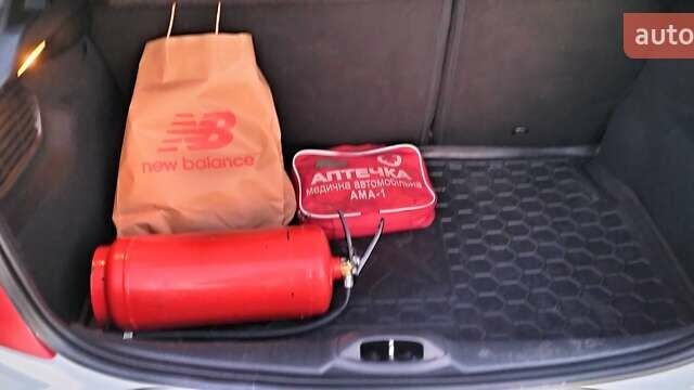 Белый Пежо 208, объемом двигателя 1.4 л и пробегом 199 тыс. км за 7600 $, фото 19 на Automoto.ua