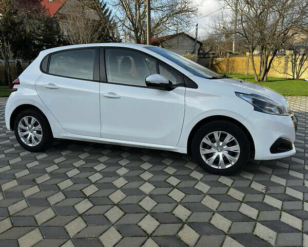 Белый Пежо 208, объемом двигателя 1.2 л и пробегом 102 тыс. км за 7200 $, фото 27 на Automoto.ua