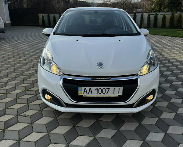 Белый Пежо 208, объемом двигателя 1.2 л и пробегом 102 тыс. км за 7200 $, фото 32 на Automoto.ua