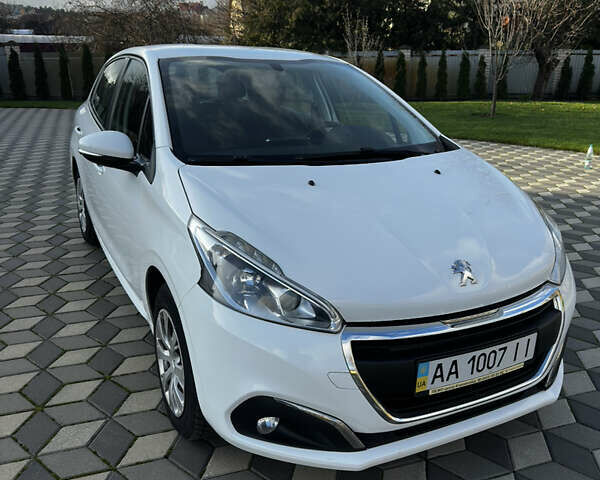 Белый Пежо 208, объемом двигателя 1.2 л и пробегом 102 тыс. км за 7200 $, фото 30 на Automoto.ua
