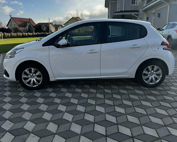 Белый Пежо 208, объемом двигателя 1.2 л и пробегом 102 тыс. км за 7200 $, фото 9 на Automoto.ua