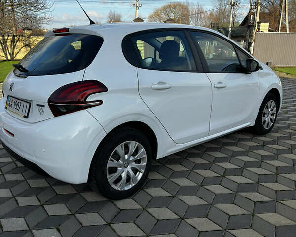 Белый Пежо 208, объемом двигателя 1.2 л и пробегом 102 тыс. км за 7200 $, фото 21 на Automoto.ua